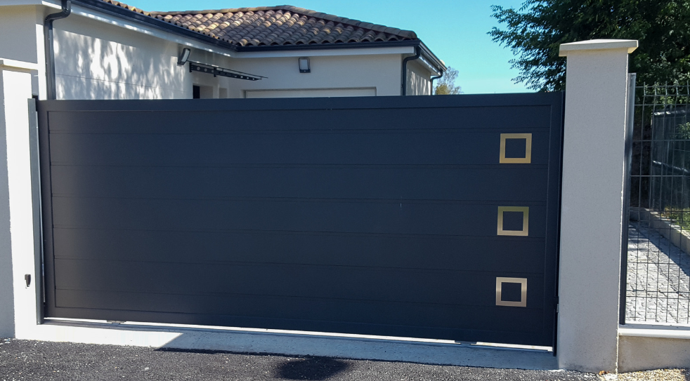 какие бывают заборы к воротам