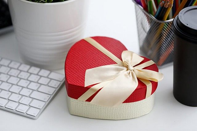 Які подарунки для колеги на день народження?