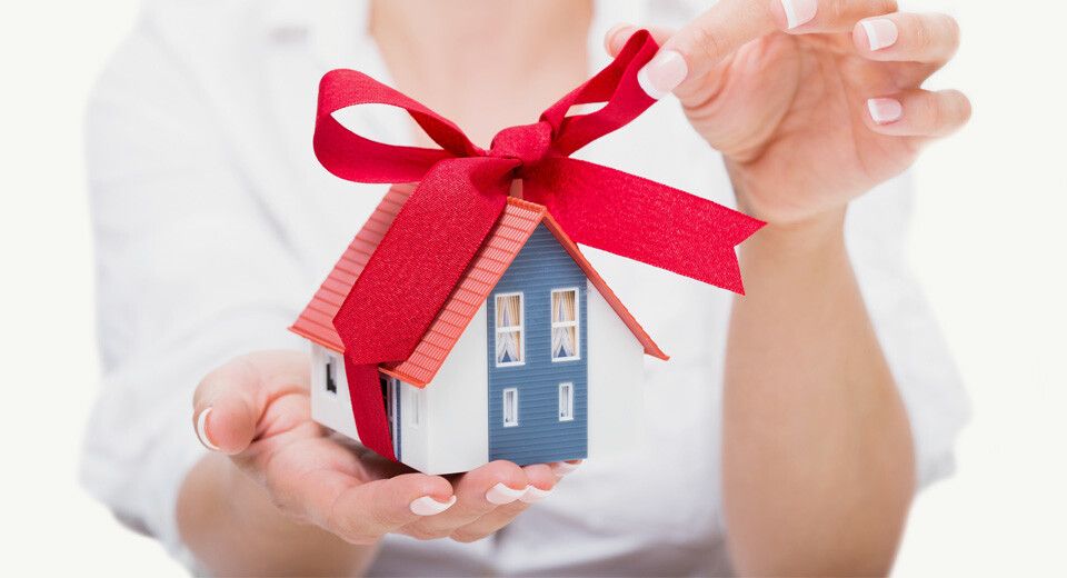 Подарунки другу на переїзд у новий будинок