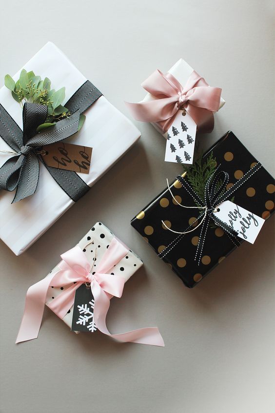 Що подарувати книголюбу → 25 ідеальних літературних дарунків